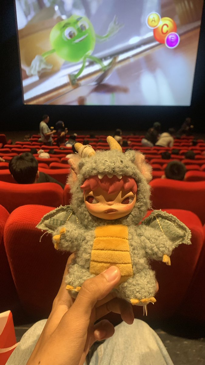 asALLwaysss's tweet photo. nonton with my anak2 kecik https://t.co/hQqeKOIKmv