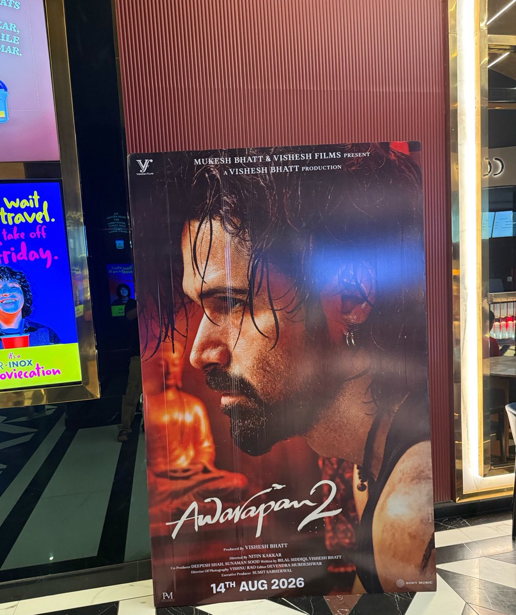 Its_CineHub's tweet photo. While watching #SpiderMan today, I saw people discussing #Awarapan2 in the theatre, and almost everyone seemed SUPER EXCITED to watch it this Independence Weekend🔥

Plus #TeraMeraRishta, #TohPhirAao, and the MEGA TRAILER are just around the corner.. so after that this FILM is all ready to take MUCH BIGGER OPENING than @iamsunnydeol 's #Batwara1947✅

So Box office-wise, I don’t see much competition for #EmraanHashmi’s film..Also, the CULT STATUS of the original Awarapan is helping in TREMENDOUSLY🙏🏻