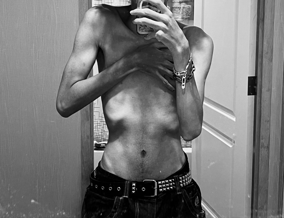 framedsuicid3's tweet photo. I LOVE RICE CAKES #ricecaketwt #malespo
#shedtwt... https://t.co/HwTHZLy6Ug
