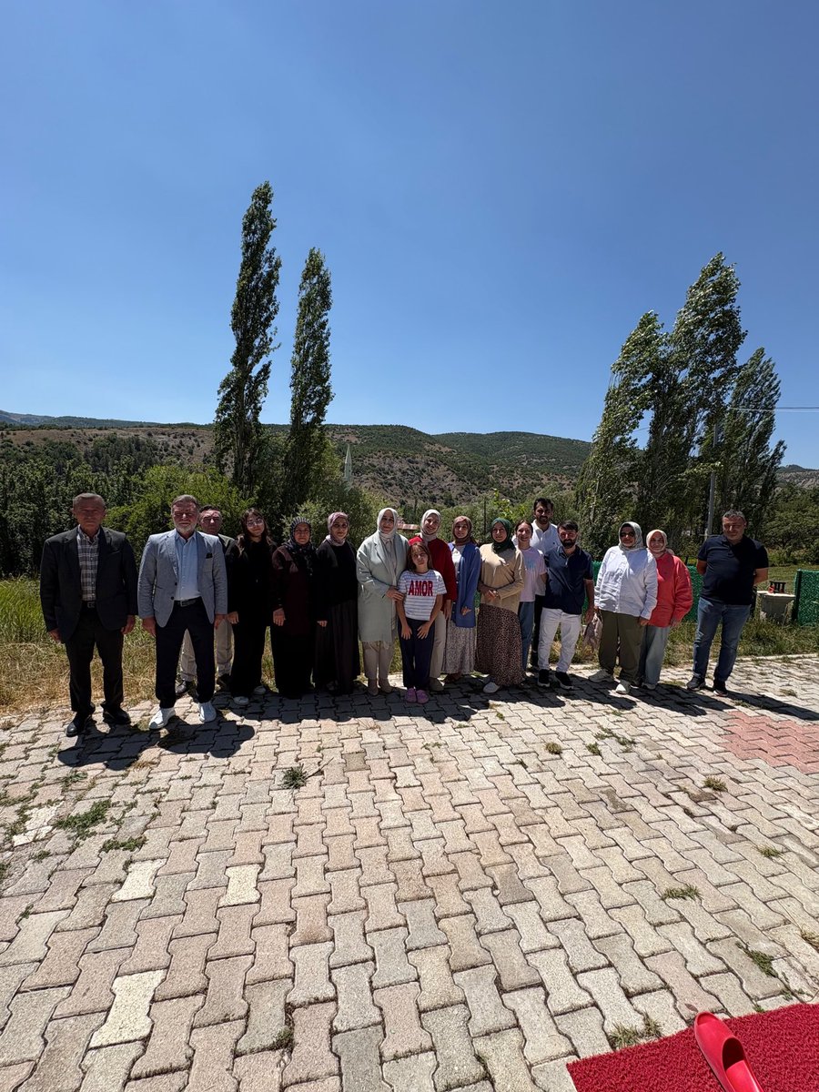 rustemdindarol1's tweet photo. Akparti Grup Başkan Vekilimiz Sayın @AvOzlemZengin başkanımızı Alucradaki evimizde ağırlamaktan büyük bir mutluluk ve onur duyduk.
Değerli Başkanımıza ,hanemize teşrifleri için tüm ailemiz adına  şükranlarımızı arz ederiz.

Ayrıca hemşehrimiz,dava ve yol arkadaşımız @kubragulal ‘a çok teşekkür ediyorum.