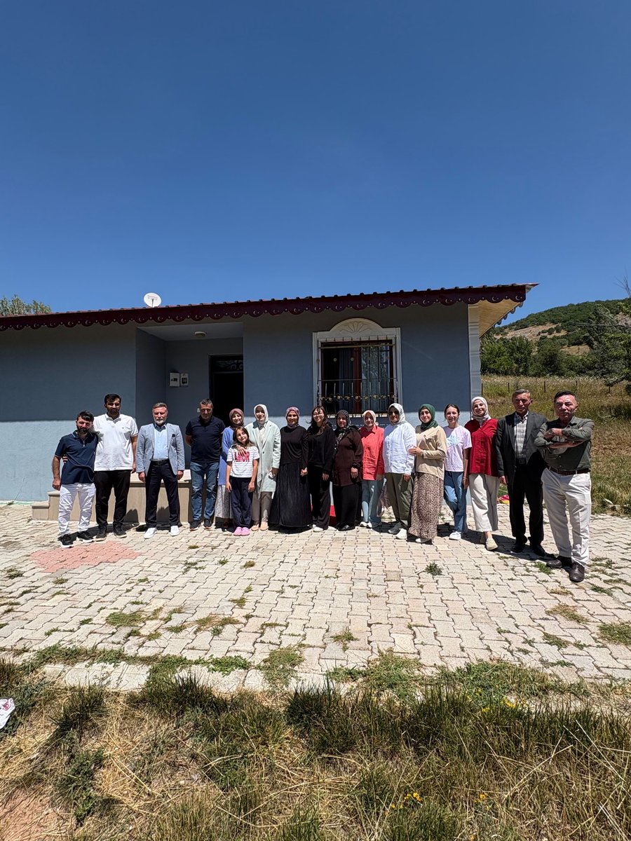 rustemdindarol1's tweet photo. Akparti Grup Başkan Vekilimiz Sayın @AvOzlemZengin başkanımızı Alucradaki evimizde ağırlamaktan büyük bir mutluluk ve onur duyduk.
Değerli Başkanımıza ,hanemize teşrifleri için tüm ailemiz adına  şükranlarımızı arz ederiz.

Ayrıca hemşehrimiz,dava ve yol arkadaşımız @kubragulal ‘a çok teşekkür ediyorum.