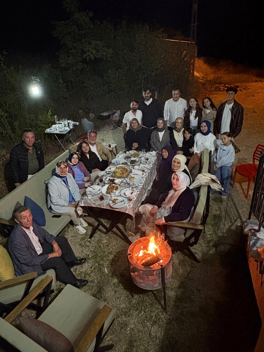 rustemdindarol1's tweet photo. Akparti Grup Başkan Vekilimiz Sayın @AvOzlemZengin başkanımızı Alucradaki evimizde ağırlamaktan büyük bir mutluluk ve onur duyduk.
Değerli Başkanımıza ,hanemize teşrifleri için tüm ailemiz adına  şükranlarımızı arz ederiz.

Ayrıca hemşehrimiz,dava ve yol arkadaşımız @kubragulal ‘a çok teşekkür ediyorum.