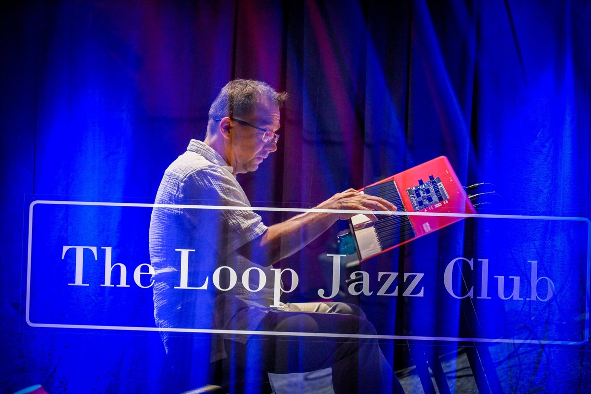 PragueProms's tweet photo. V sobotu 27. června 2026 přivítal The Loop Jazz Club výjimečné AMC Trio.
Na pódiu se představili:
🎹 Peter Adamkovič – piano
🎻 Martin Marinčák – kontrabas
🥁 Stanislav Cvanciger – bicí
Děkujeme všem, kteří s námi strávili tento krásný večer ❤️
📸 Jan Urbánek https://t.co/AcOi4YyNiS