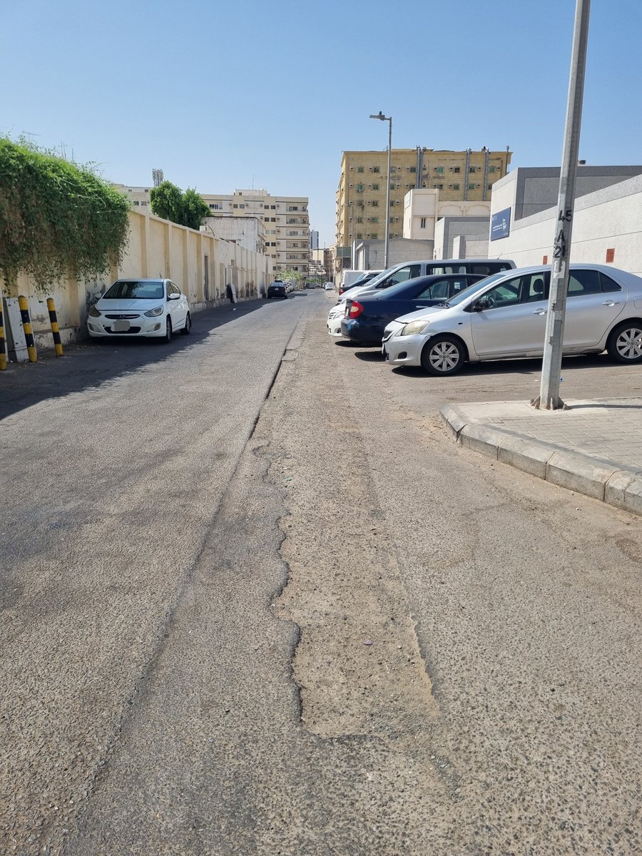 mva991234511's tweet photo. السلام عليكم ورحمة الله وبركاته
@JeddahAmanah
@AmanahSupport

أتمنى من أمانة محافظة جدة التكرم بصيانة ومعالجة الأسفلت في حي البغدادية الغربية – شارع الجبيل حيث تم رفع البلاغ برقم INC-26-07-000804 ونأمل معالجة الموقع وإغلاق البلاغ بعد الانتهاء من الأعمال .

شكرًا لكم

📍الموقع : حي البغدادية الغربية - شارع الجبيل
21.496316,39.180634
https://t.co/CLaRBEruSl
#جدة