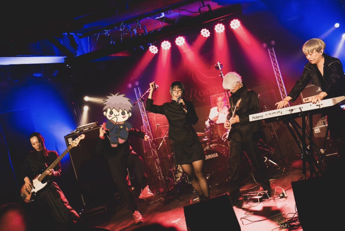 _mineva's tweet photo. アカウント動かし忘れてました！
久しぶりのライブは呪術廻戦コスプレでのライブでした！
お越しいただた方ありがとうございました！

羊文学/more than words

 #むいち生前葬 https://t.co/CiFlYDpXzD