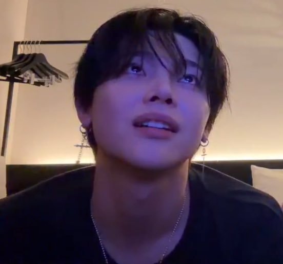 yuyu_lovvver's tweet photo. I can't believe ppl call this guy an alpha LOOK AT HIM most submissive omegaful eyes I've ever seen https://t.co/lgZc4vmXuf