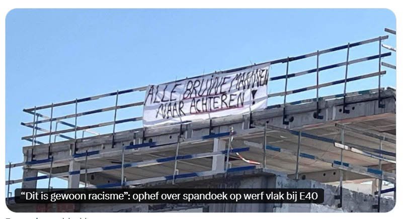WimdenOudsten's tweet photo. U weet het nog: de "artieste" op de Gentse Feesten die riep:
"Alle WITTE mannen naar achteren!!!"

Geen racisme, volgens UNIA, en de hele pers nam dit over alsof het zoete koek was, bereid op grootmoeders wijze.

Nu hangt er al enkele dagen een spandoek in datzelfde Gent:
"Alle BRUINE mannen naar achteren!!!"

En wat denkt u? In diezelfde pers staat nu: DIT IS RACISME!!!!

Een heel kwalijke boodschap. Het spandoek moet onmiddellijk weg, de burgemeester grijpt onmiddellijk in en de dader wordt gezocht!

Alsof die trien op de Gentse Feesten onmiddellijk weg moest of ook maar één seconde als dader werd beschouwd. De burgemeester greep niet in..... Maar nu.......?????

Mooi dat we opnieuw kunnen tonen dat racisme echt maar in 1 richting lijkt te bestaan......

DELEN! Iedereen moet weten hoe hypocriet dit land is!

VOLG deze pagina. Hier benoemen we ALLES bij naam en toenaam!
