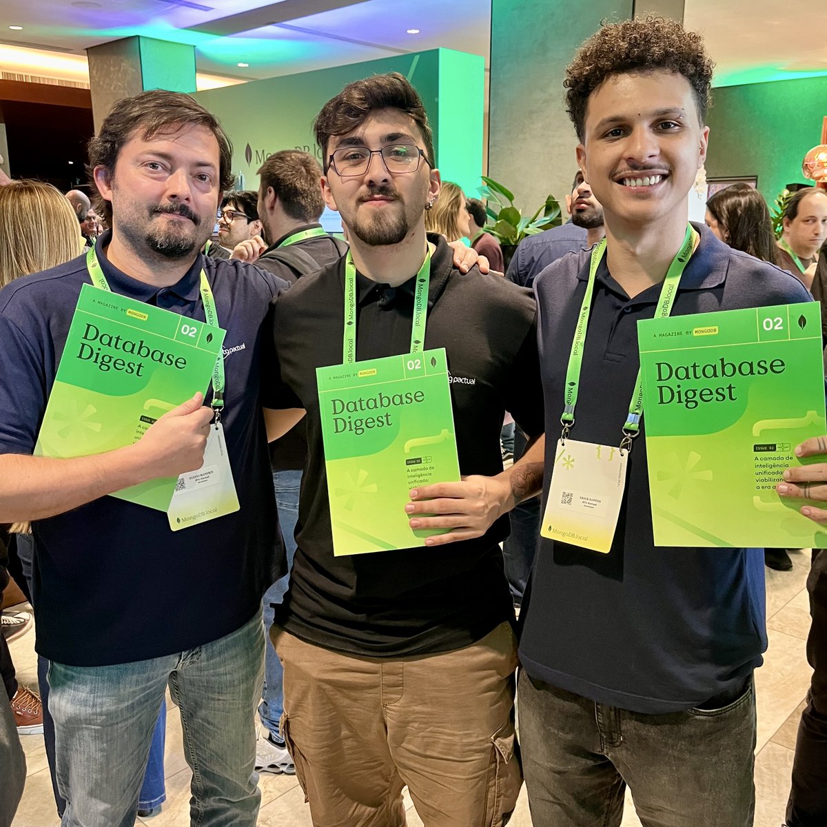 MongoDB's tweet photo. From Bengaluru to São Paulo. 

Database Digest 2.0 made its debut at .local Bengaluru, and the response was so incredible that it inspired a Portuguese edition for our community in Brazil.

And São Paulo? You gave it just as much love. 🇧🇷💚

If you couldn't grab a physical copy at .local São Paulo, don't worry. you can still explore the Portuguese edition online here, https://t.co/GXPzJmtw0K. 

Obrigado, Brasil. Boa leitura! 📖