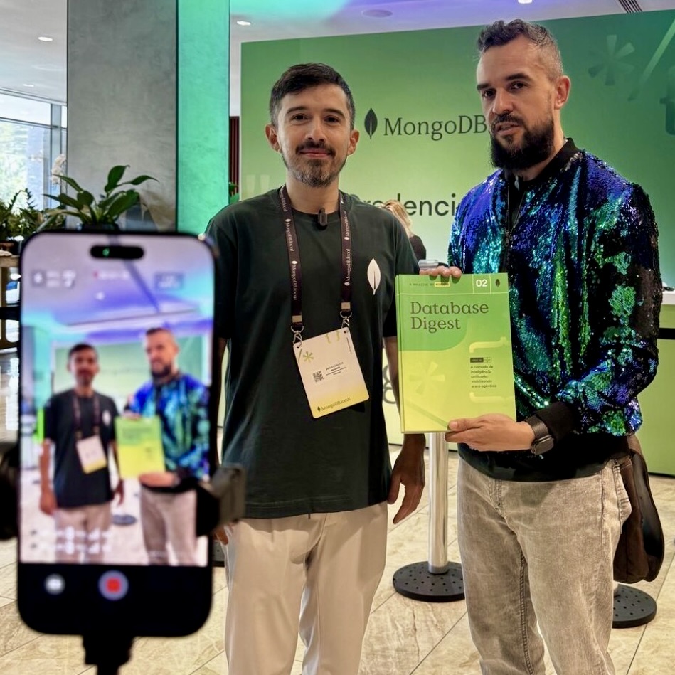 MongoDB's tweet photo. From Bengaluru to São Paulo. 

Database Digest 2.0 made its debut at .local Bengaluru, and the response was so incredible that it inspired a Portuguese edition for our community in Brazil.

And São Paulo? You gave it just as much love. 🇧🇷💚

If you couldn't grab a physical copy at .local São Paulo, don't worry. you can still explore the Portuguese edition online here, https://t.co/GXPzJmtw0K. 

Obrigado, Brasil. Boa leitura! 📖