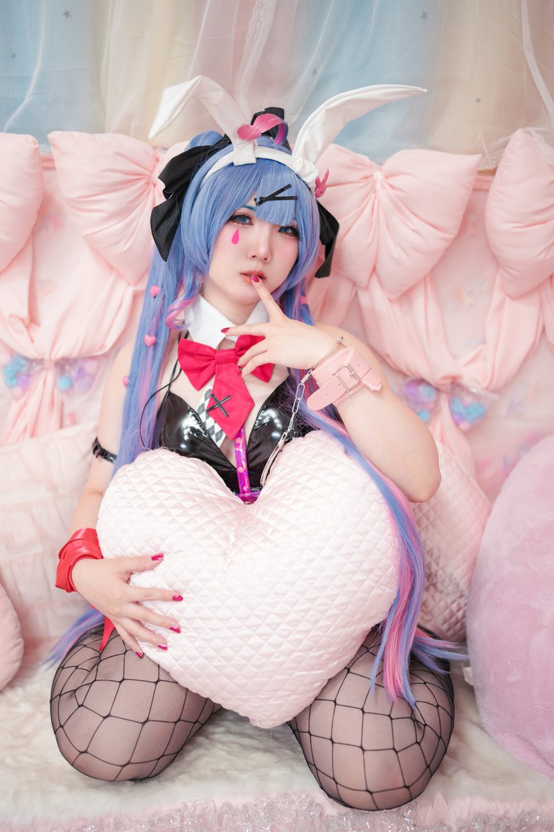 Dark838810Mizki's tweet photo. #cospaly 　#バニーの日

【再掲】

🐰ラビットホール🍩

📸:@kushi_777 https://t.co/k8Smq74MT6