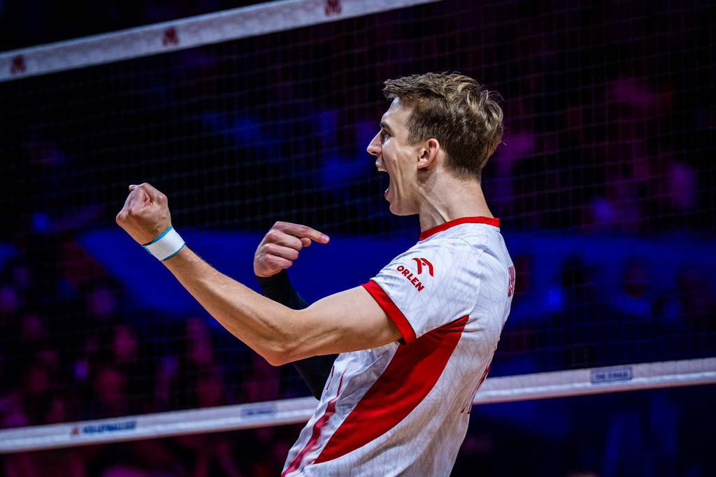 AssecoResovia's tweet photo. Polska mistrzem #VNL2026! 🥇🔥

Po pięciosetowym thrillerze Biało-Czerwoni sięgnęli po złoto Siatkarskiej Ligi Narodów 💪

Ogromne emocje i walka do samego końca! 🤍❤️
Brawo Panowie! 🔥

foto: https://t.co/ypsCAXNL4U https://t.co/2Q3EGWBGcJ