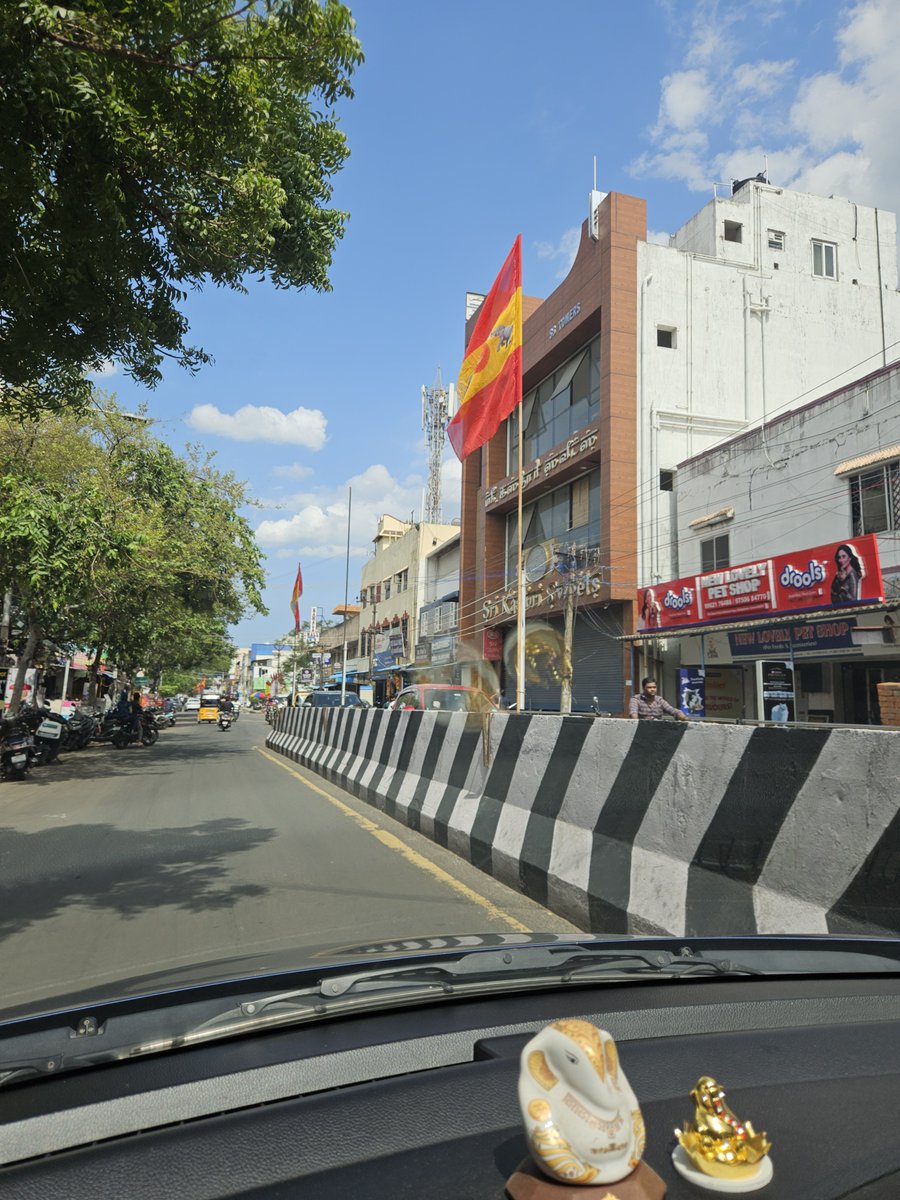 ___harish__'s tweet photo. Get rid of banner culture in TN. This is today at madipakkam chennai
@chennaicorp @CMOTamilnadu @TVKVijayHQ @EcrPSaravanann https://t.co/NFn611VCy7