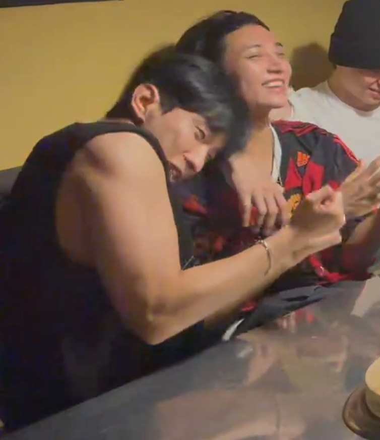 kyeomties's tweet photo. when he's silly but his biceps are bigger than his damn face https://t.co/tEQiRPPL84