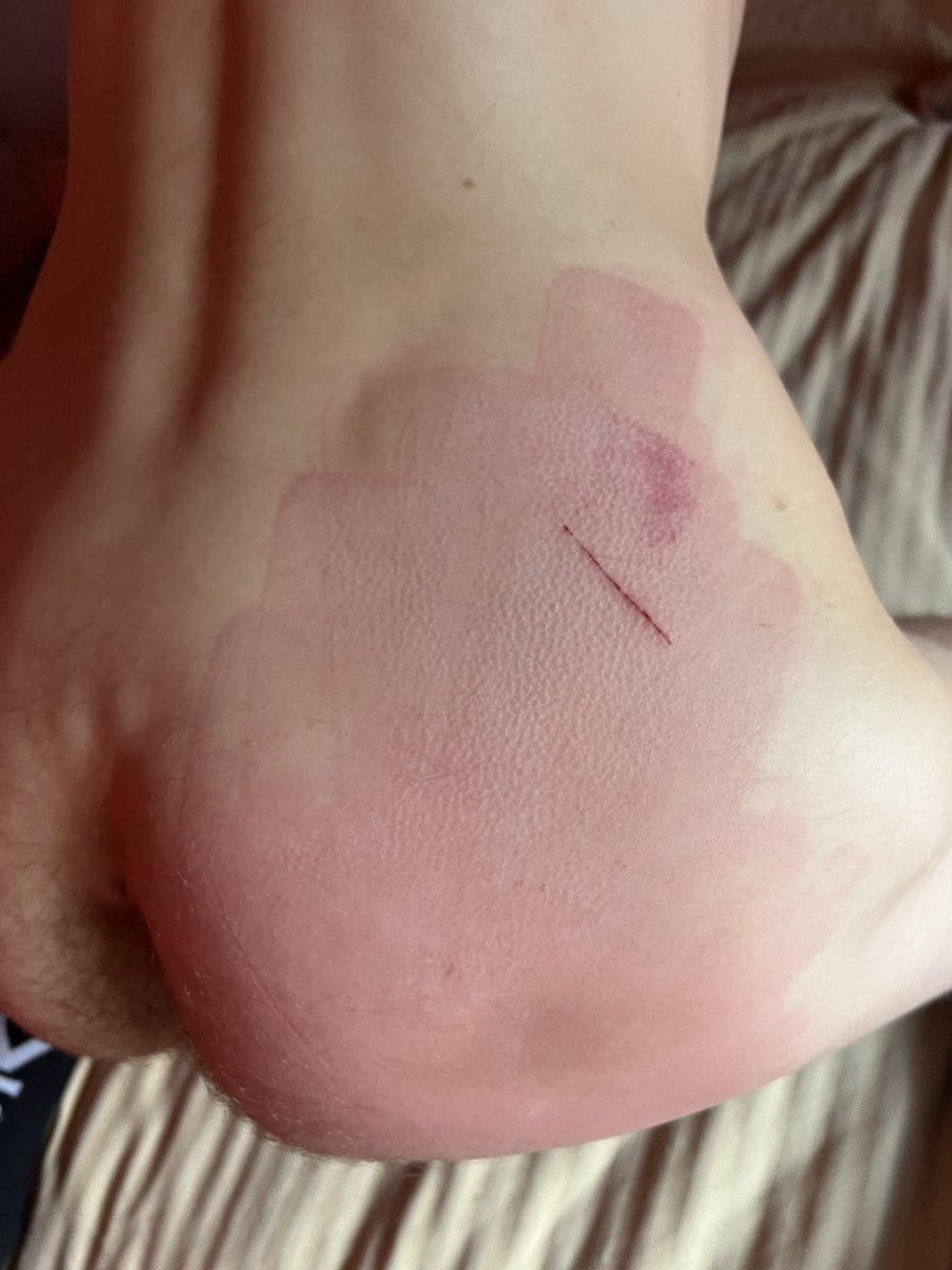 MasterBSlaveB's tweet photo. This is what a good boy gets. You shouldn’t what a bad boy gets. #kink #leather #gay #Dom #sub https://t.co/xHNRV9JfiF