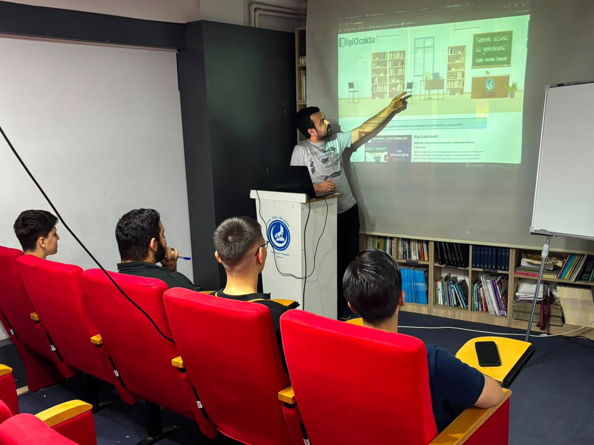Ulku_Ocaklari's tweet photo. 📍 Tekirdağ 

Ülkü Ocakları Tekirdağ İl Başkanlığı tarafından İsmail Gaspıralı Ortaöğretim Yaz Gelişim Programı kapsamında Bilgi Ocakta etkinliği gerçekleştirildi. https://t.co/qCLVXOoKTb