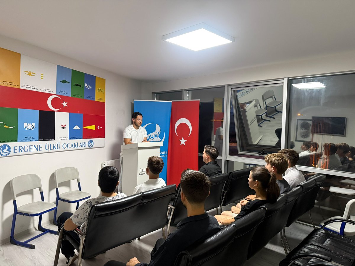 Ulku_Ocaklari's tweet photo. 📍 Tekirdağ 

Ülkü Ocakları Tekirdağ İl Başkanlığı tarafından İsmail Gaspıralı Ortaöğretim Yaz Gelişim Programı kapsamında Bilgi Ocakta etkinliği gerçekleştirildi. https://t.co/qCLVXOoKTb