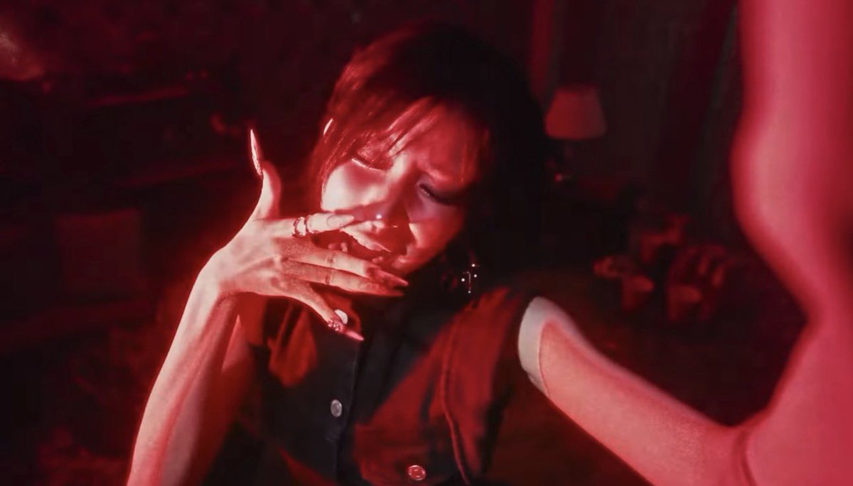 stuckwithasa's tweet photo. I’M DOWN ON MY KNEES FOR VAMPIRE ASA

BAEMON SHINES BRIGHT IN GLOOM 
#MOON_MV_OUT_NOW 
#ENAMIASA #BABYMONSTER https://t.co/E3xyjNKrVJ