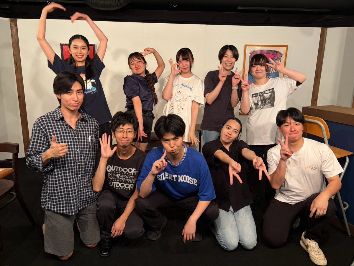 tenjin_hs's tweet photo. #タロ恋 
【タロットカードが決めた恋】
全公演無事何事もなく終わりました。
みなさんに楽しんでもらえるよう全力で
走り切りました。
久々のコメディでとても楽しく演じさせていただきました。

まだまだ未熟な私ですが、
これからも何卒よろしくお願いします！
マスター役　天親 https://t.co/4uHxm39aH4