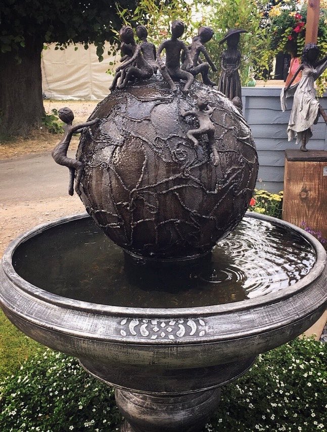 MonaAlSheddi's tweet photo. People are allowed to misunderstand me, but I’m not allowed to lose myself in their misunderstanding... if you’re wondering if vulnerability gets easier, it dose and it’s also doesn’t* #Myphoto https://t.co/3bKFEr32EO
