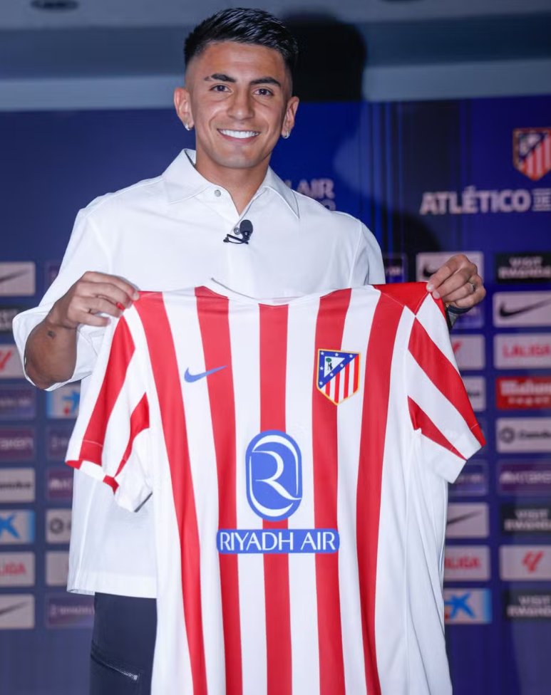 coelhonathalia_'s tweet photo. Minha última apuração sobre o Thiago Almada é que José Boto passou o fim de semana resolvendo pendências envolvendo a negociação do meia, já que a ideia é resolver a situação nos próximos dias.

Além disso, o diretor de futebol do Flamengo também intensificou as tratativas pelo 'plano B', que é Luiz Henrique. O objetivo do Fla é ter pelo menos um dos jogadores ainda nessa janela de transferências.

Por fim, uma fonte me afirmou que algumas informações que têm saído nos últimos dias são por pressão do staff de Almada, na tentativa de aumentar os valores das negociações. @colunadofla 

📸 Divulgação/Atlético de Madrid