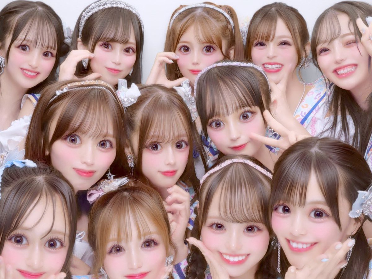 sakashita_mako's tweet photo. 夏の恋は誰とする？💖 #TIF2026 

ぎゅうぎゅうで撮ってるのNMBすぎる笑笑
憧れのTIFプリだよーー！！ https://t.co/SG0x2YMuyR