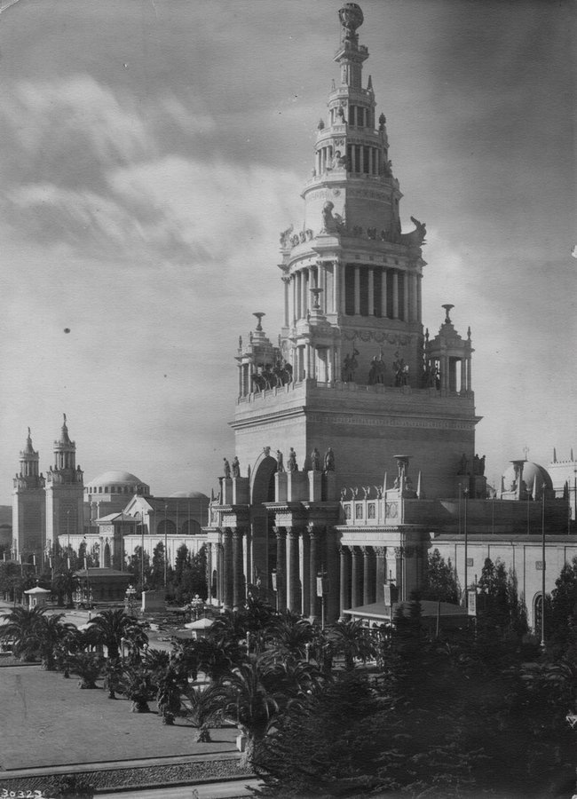 BuckRight's tweet photo. The Tower of Jewels was the central building at the Panama–Pacific International Exposition, the 1915 world's fair held in San Francisco, California.

435 ft tall.

Don’t let anyone tell you this is a temporary structure that we built for a fair. 

This building is likely several hundred years old. 

We pretend that we built it for a fair…..

Then we demolish it. 

Your history is faker than the moon landings.