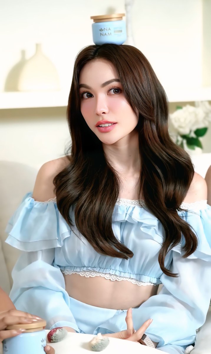 TrendForCL21's tweet photo. ไลฟ์นี้น้องสวยมากจริงๆ เซฟรูปเต็มเครื่องละ😍

#NANAMLiveXCharlotte
HERE WITH CHARLOTTE02
#ชาล็อตออสติน #CharlotteAustin
@itscharlotty https://t.co/3Wn9eFadPZ
