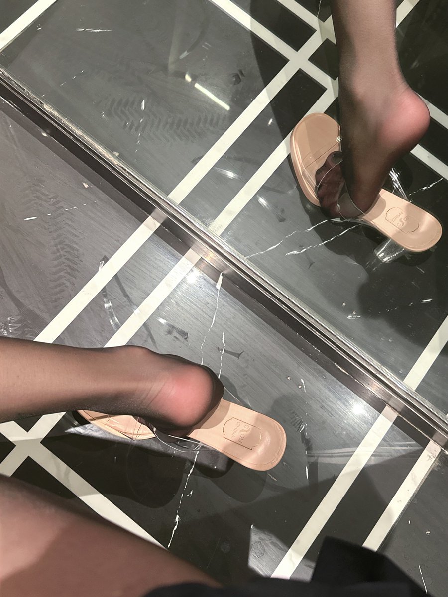 bon1zmg's tweet photo. 很薄的一条
#男娘 #伪娘 #黑丝 https://t.co/xUFSTBDLjx