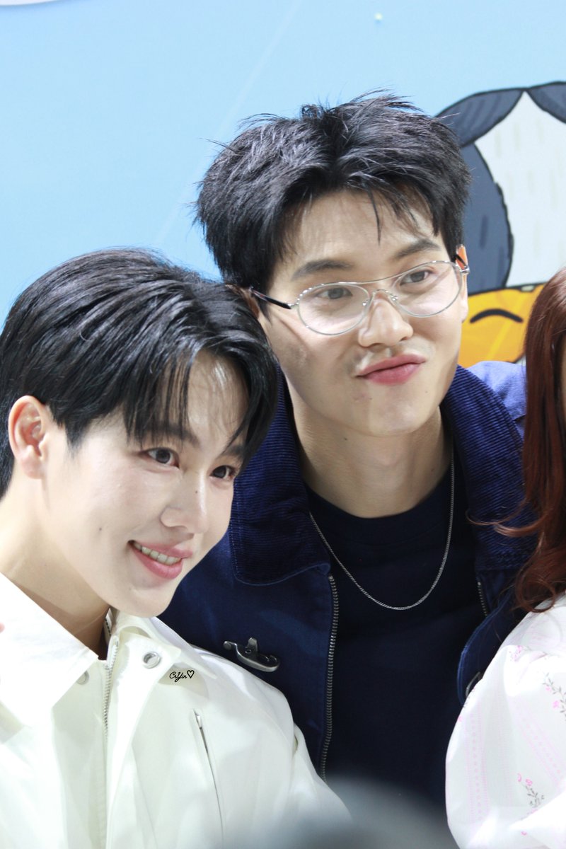 ___CrYin's tweet photo. :♡♡

                    คนสวยขากับหมาเด่กบ๊อกแบ๊ก🤭

                                   🫧

#VIFxYWZSPetexpo
#yinyin_anw #warwanarat
#Cr_YinShot https://t.co/N00XwT6rz1