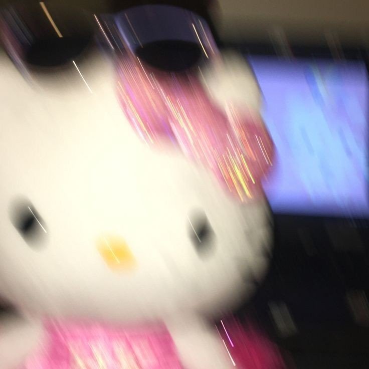 greenvvk's tweet photo. kitty                                                  also
                                                          kitty https://t.co/XQjymuEG8k