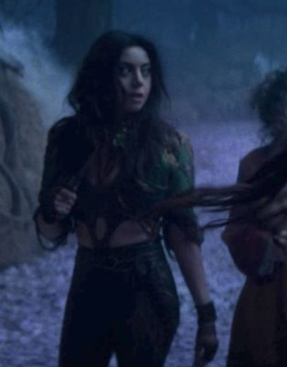 deathwives's tweet photo. aubrey looked so good in this fucking outfit like holy hell it kills me we will never see it again lol https://t.co/ff7UHJrJfH