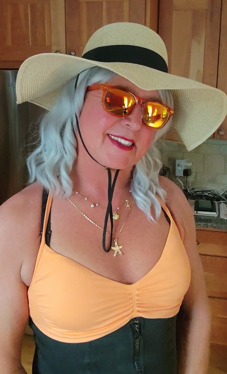 6dlb6's tweet photo. @tvkati80 Looking good gorgeous! I'm heading out to do the same https://t.co/Gf0meLz30Q