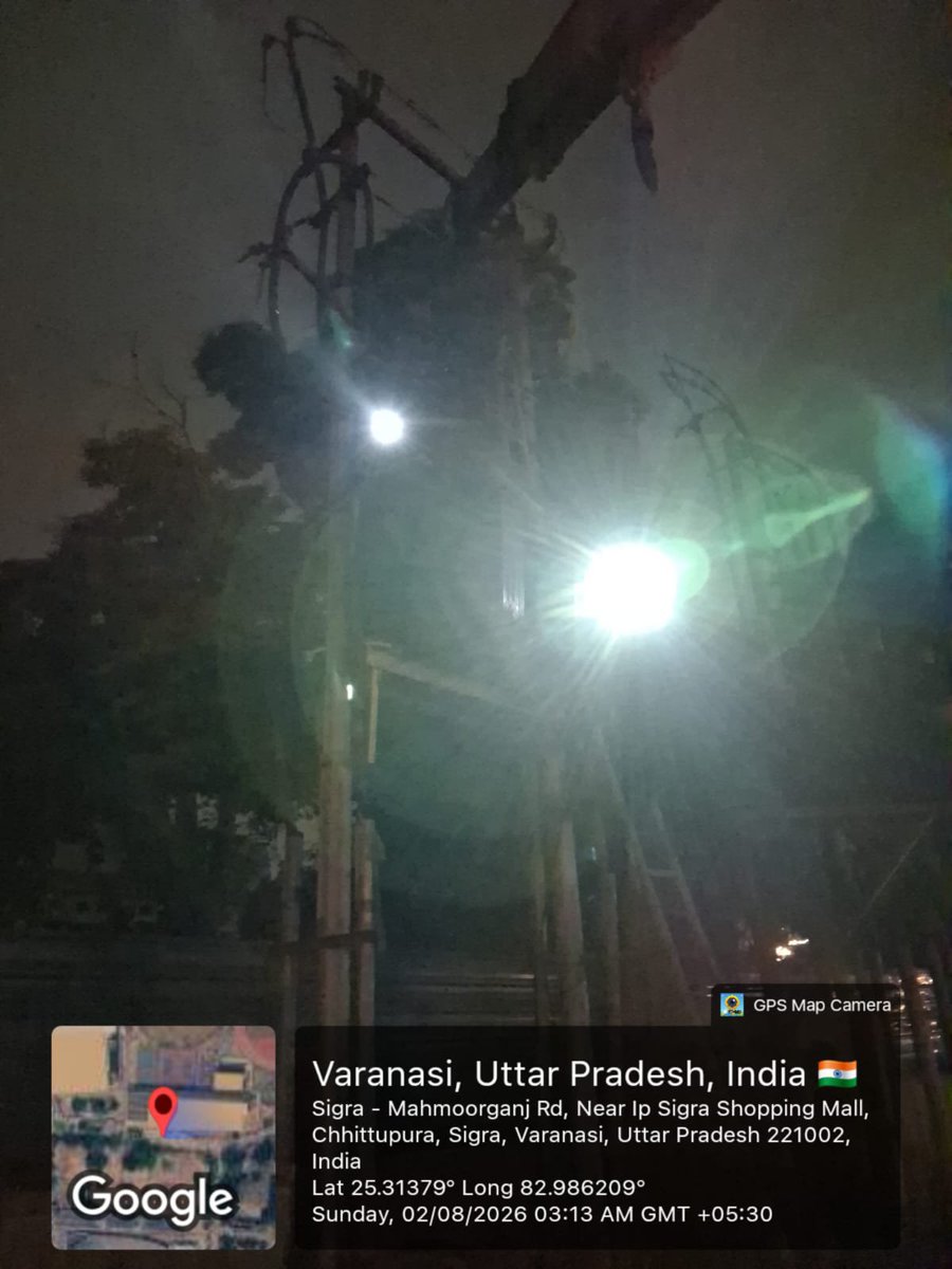 puvvnlvaranasi's tweet photo. #T_F 
#लक्ष्य_24X7_उपभोक्ता_सेवा
नगरीय विद्युत वितरण खण्ड– चौकाघाट वाराणसी के नगर निगम उपकेंद्र के अन्तर्गत कार्मिकों द्वारा रात्रि में ही यूनियन बैंक के पास खराब ट्रांसफार्मर को बदलकर नया 400 केवीए ट्रांसफॉर्मर को लगाकर उसको नो लोड पर चार्ज कर विद्युत आपूर्ति सामान्य किया गया।
@UPPCLLKO @PuVVNLHQ @aksharmaBharat
@DTPuvvnl @mduppcl