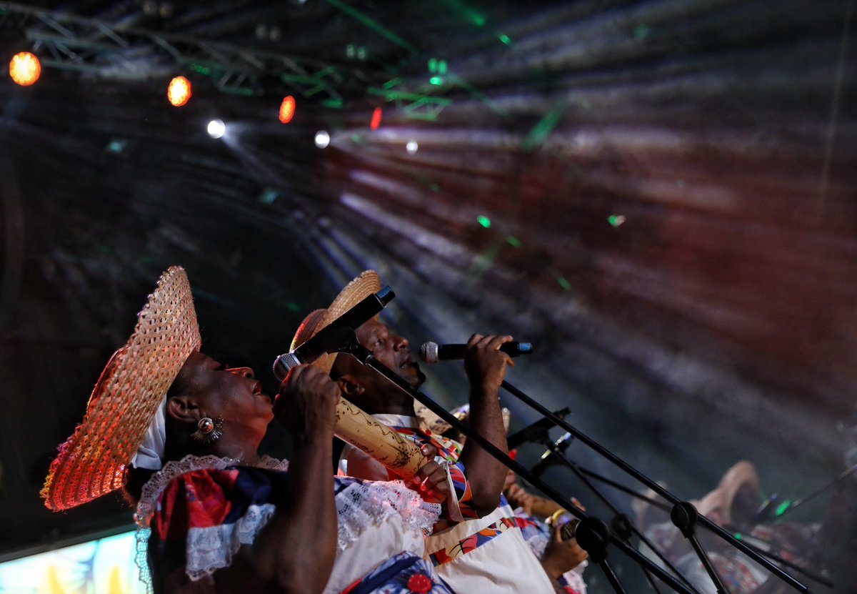 PetronioCO's tweet photo. ¡Cali, gracias por ser tan maravillosa! 🙌🏾

Abrimos la edición 30 del Festival Petronio Álvarez en el majestuoso Teatro al Aire Libre Los Cristales, el lugar donde nació el festival afrocentrado más importante del continente. 🤩 https://t.co/SEyTviRZNx