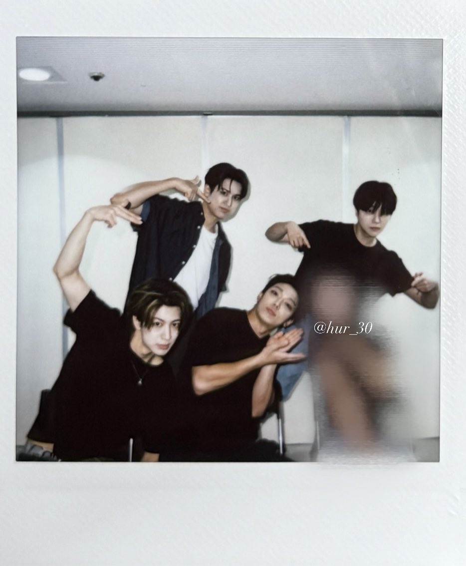 hur_30's tweet photo. 넘넘 행복한 하루였당❤️‍🔥❤️‍🔥 https://t.co/x6Vihu4y1k