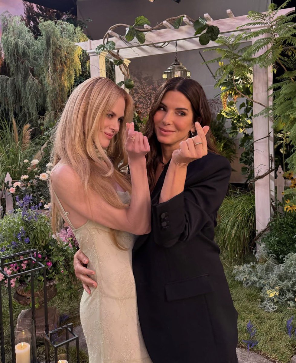 FilmUpdates's tweet photo. Nicole Kidman and Sandra Bullock for ‘PRACTICAL MAGIC 2’ press 📸 https://t.co/KPAcwE5Rn4