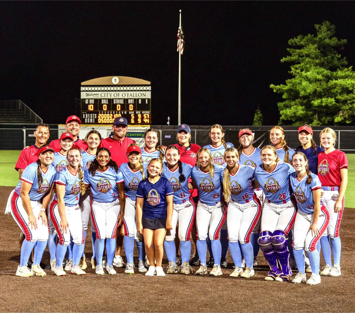 KyleMcClellan46's tweet photo. Women’s professional softball in St Louis loading…

STL showed this past week what an unbelievable city this would be to have a full time franchise in the @prosbleague 

Over 4,600 fans in 2 nights &amp; a walk off win Thursday night infront of a sold out standing room only crowd! https://t.co/dkfrr7E0iX