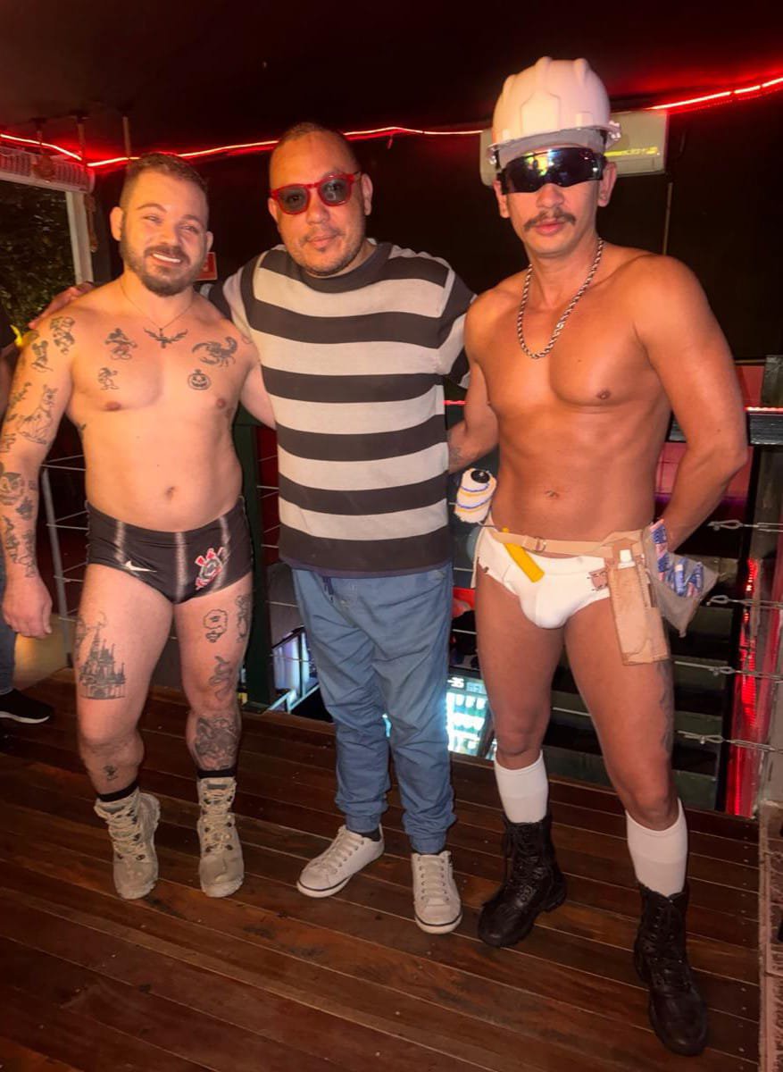 eric_arosio's tweet photo. Evento aniversário do Jardel https://t.co/Z4cNvhBr3E