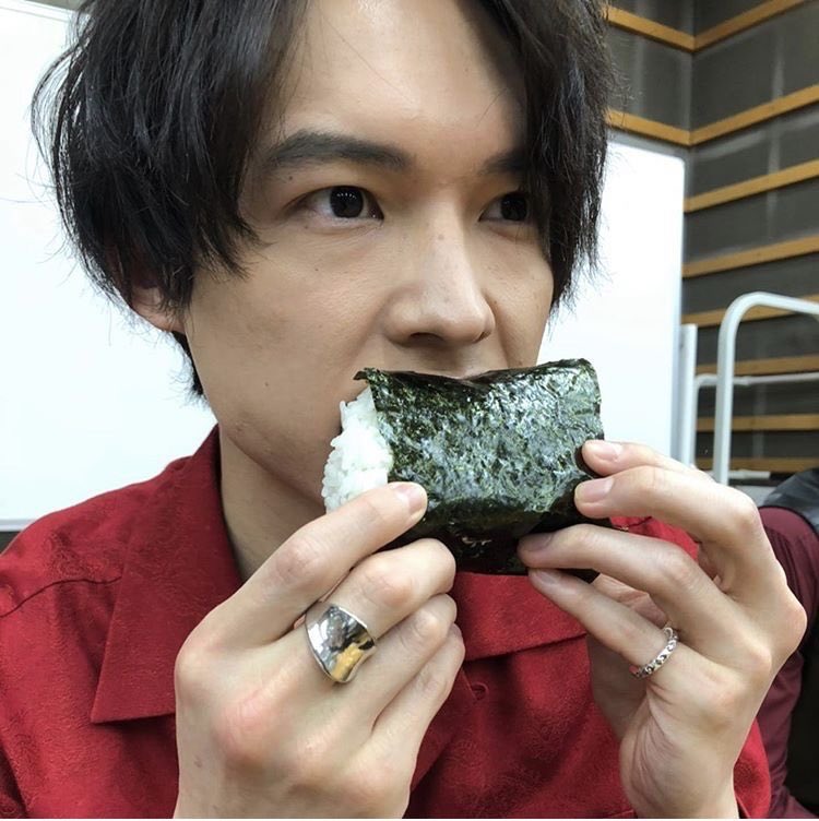 hoku_zz6's tweet photo. もぐもぐしてる北斗全部かわいい
 #松村北斗 https://t.co/Ltf1yio1vX