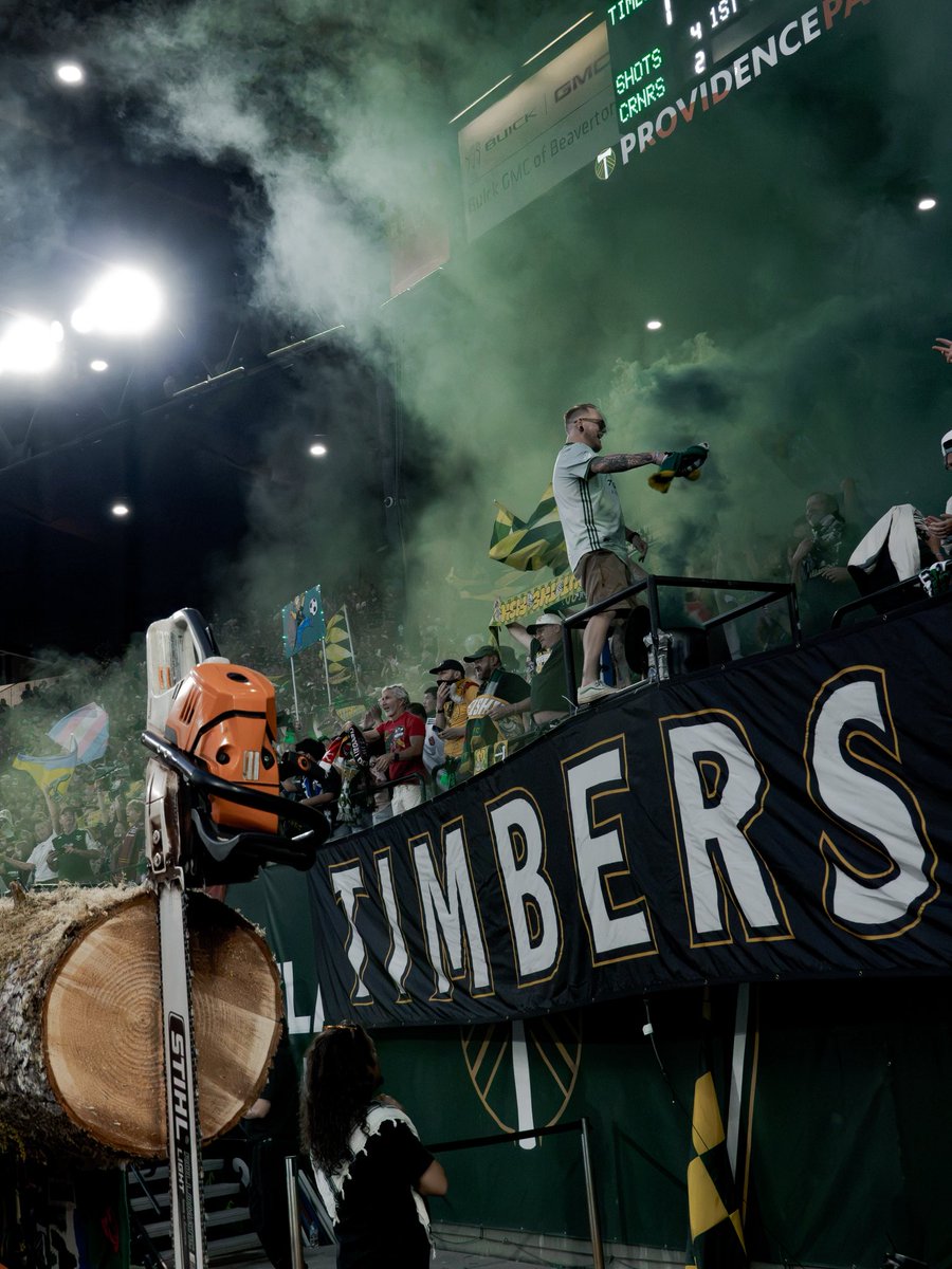 GuajeRodriguez_'s tweet photo. Pt.1 frames from last nights game 💚💛 #RCTID https://t.co/uxvfrLcE9A