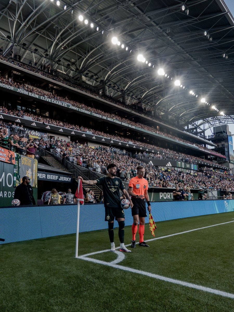 GuajeRodriguez_'s tweet photo. Pt.1 frames from last nights game 💚💛 #RCTID https://t.co/uxvfrLcE9A
