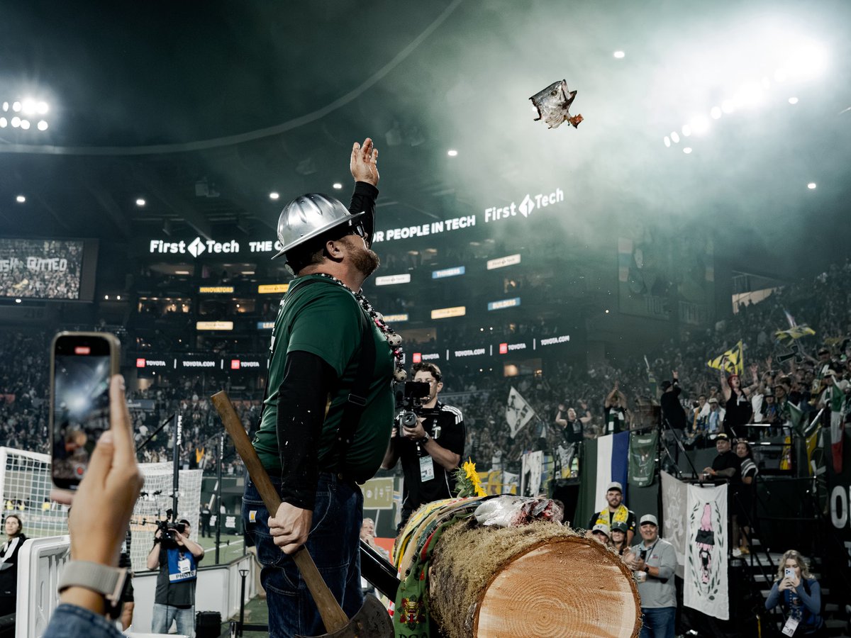 GuajeRodriguez_'s tweet photo. Pt.1 frames from last nights game 💚💛 #RCTID https://t.co/uxvfrLcE9A