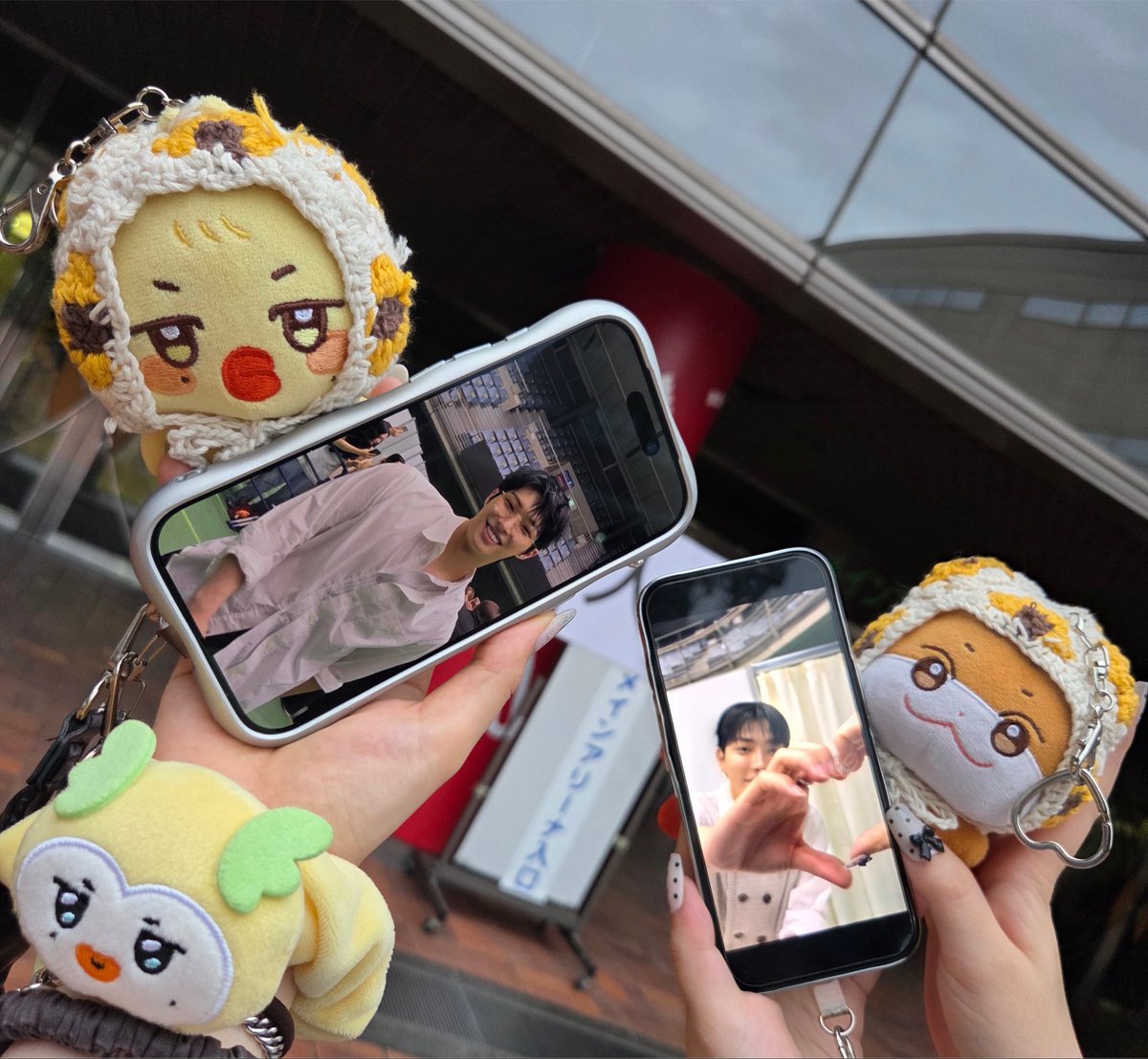 NICHO_CHAM's tweet photo. 会場どこやねん案件すぎたけど推しに会える幸せ is priceless. https://t.co/DpY9UGWRAc
