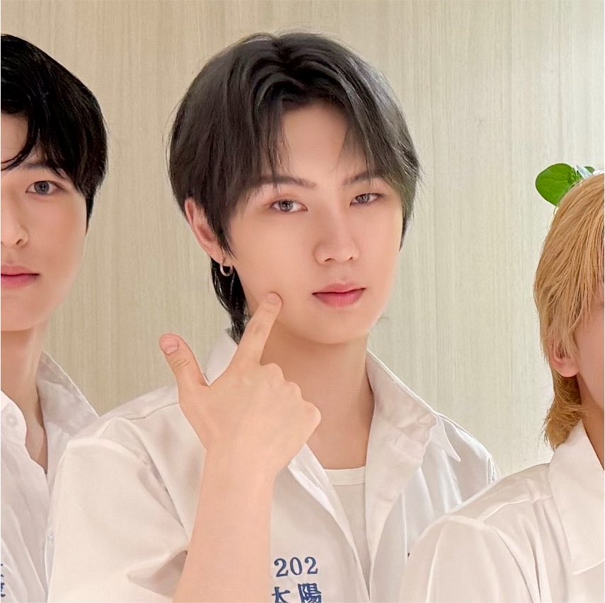 newbeatfan's tweet photo. 와진짜잘생김.. https://t.co/Uu5WsUhsEt