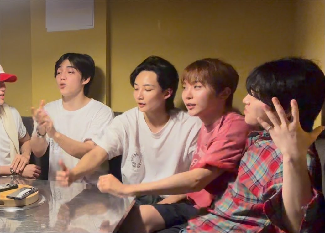 _dinonono_'s tweet photo. (マフィアゲーム)

🍒とりあえず一旦ディノ殺しとくか
🦖ちょ、ちょっと待って！！！🫷

ｶｧｲｲ https://t.co/yQwUEjtupU