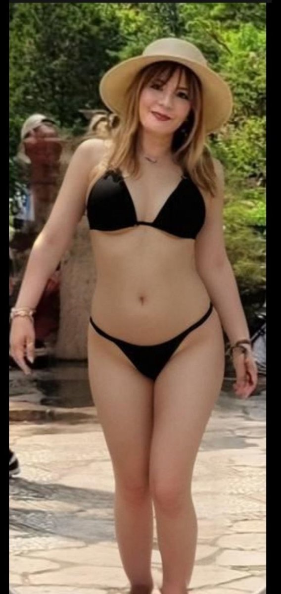 lokol6treb's tweet photo. Voici la tante d'un abonné. Une femme très sexy avec un magnifique cul. Faîtes vous plaisir
#irl #candid #proche https://t.co/kSvYiver8G