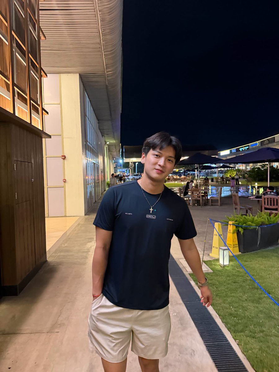 BowsUp02's tweet photo. LORD PARANG AWA MO NA PO GANITO PO KAPOGI GUSTO KONG JOWAAAA

ang bf material talaga ni kenwrick sze for me huhu my type, my dream, my fantasy😩😭 https://t.co/STM3RC7HOH