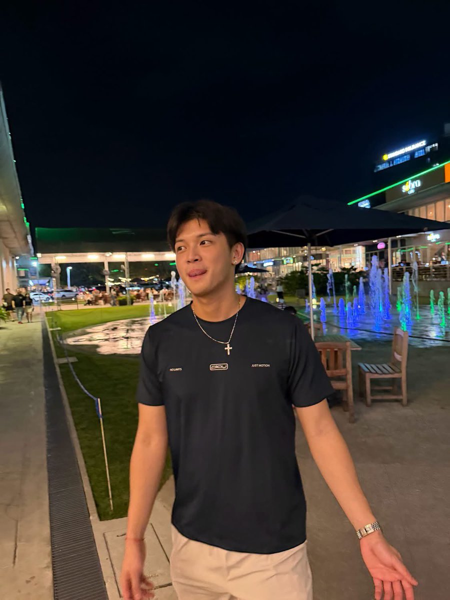 BowsUp02's tweet photo. LORD PARANG AWA MO NA PO GANITO PO KAPOGI GUSTO KONG JOWAAAA

ang bf material talaga ni kenwrick sze for me huhu my type, my dream, my fantasy😩😭 https://t.co/STM3RC7HOH