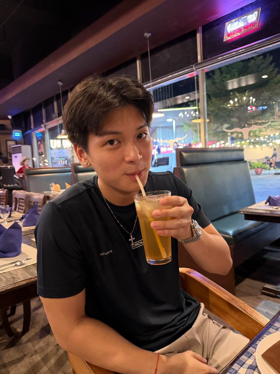BowsUp02's tweet photo. LORD PARANG AWA MO NA PO GANITO PO KAPOGI GUSTO KONG JOWAAAA

ang bf material talaga ni kenwrick sze for me huhu my type, my dream, my fantasy😩😭 https://t.co/STM3RC7HOH