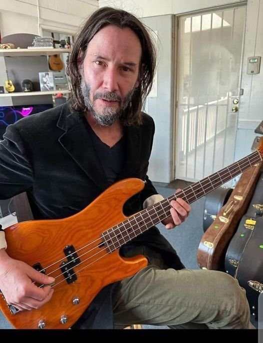 KeanuReevechs's tweet photo. You can’t force people to be nice to you. But you can be nice to people https://t.co/qfgyJodiOD